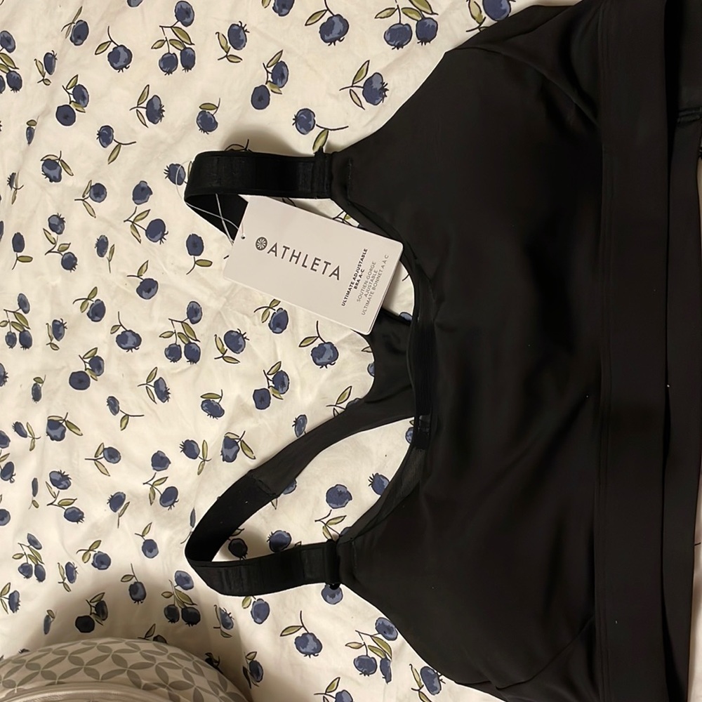NWT athleta large black ultimate adjustable bra A-C. Never worn.